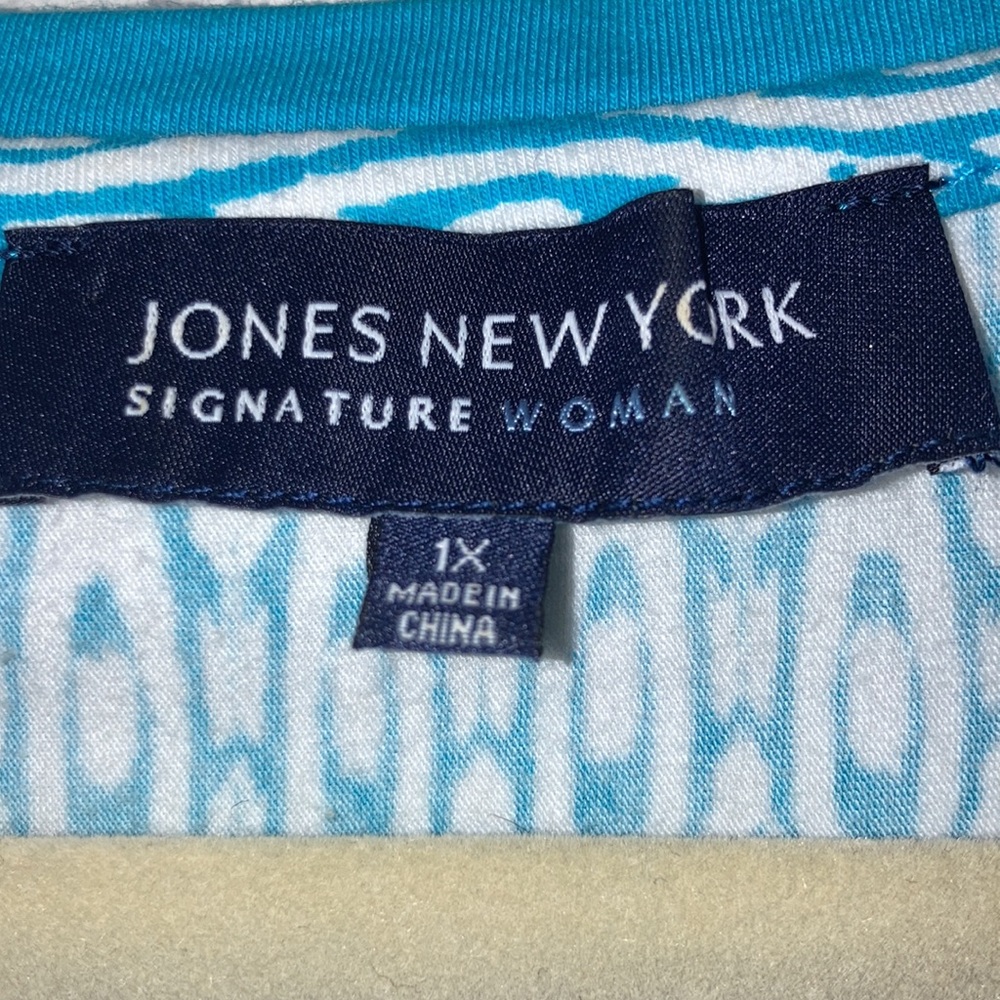 Jones New York Signature woman top
